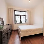 Altbauwohnung Im Herzen Luebecks *