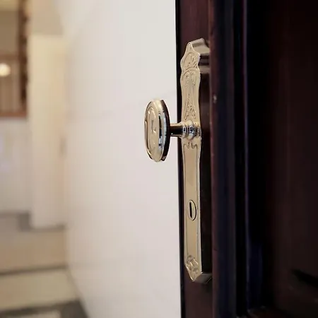 Altbauwohnung Im Herzen Luebecks * Lubeck